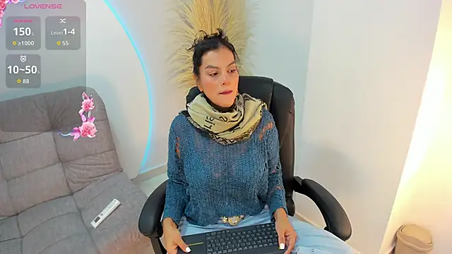 Ada Monroe10 online show from September 9, 1:09 pm