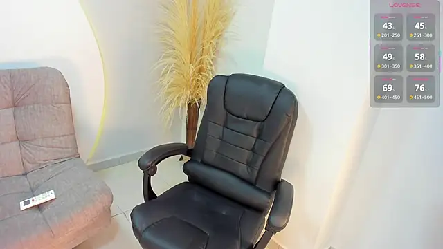 Ada Monroe10 online show from October 22, 1:32 pm