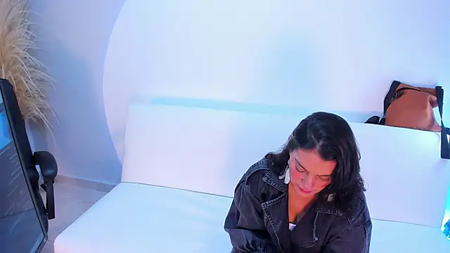 Ada Monroe10 online show from November 10, 1:38 pm