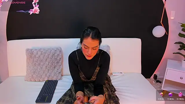 Ada Monroe10 online show from February 5, 1:29 pm