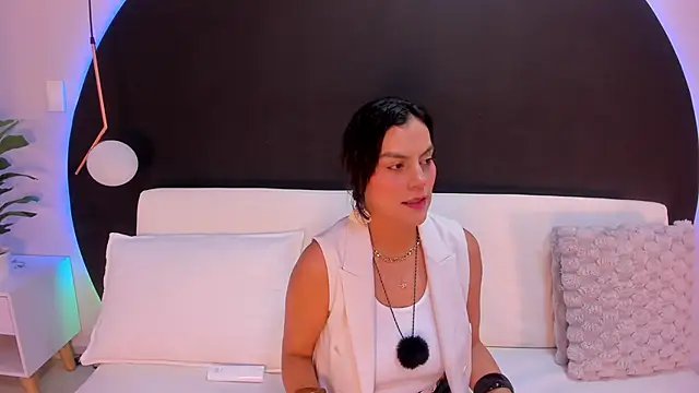 Ada Monroe10 online show from April 22, 1:51 pm