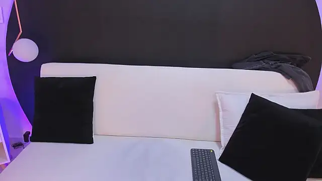 Ada Monroe10 online show from March 19, 1:55 pm