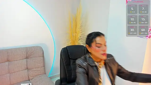 Ada Monroe10 online show from October 3, 1:45 pm