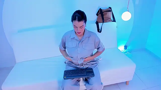 Ada Monroe10 online show from November 11, 1:28 pm