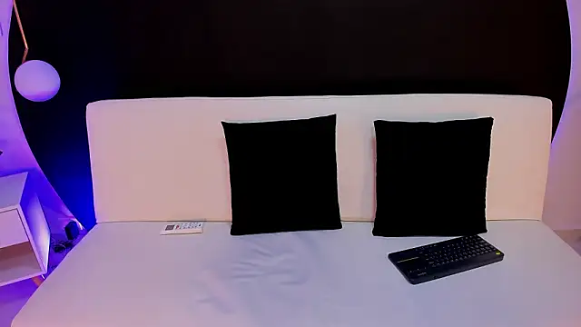 Ada Monroe10 online show from February 13, 2:28 pm