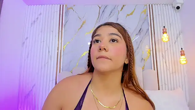 tifanyhills  online show from April 15, 8:31 pm