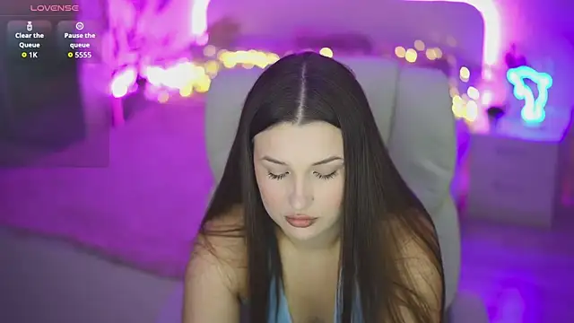 OneLaya online show from October 6, 8:15 am