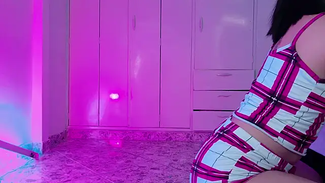 RileySkye online show from June 16, 3:01 pm