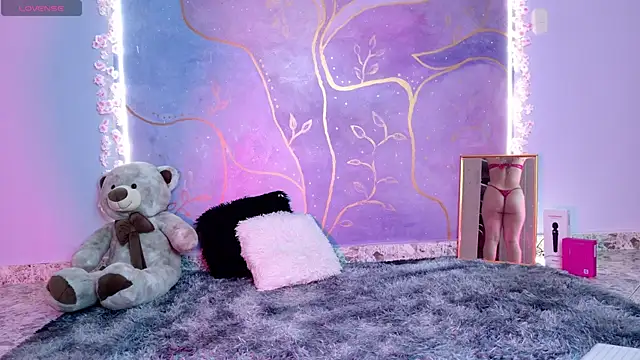 RileySkye online show from May 2, 6:57 pm
