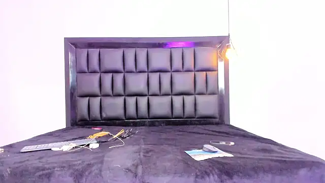 MIA SOPHIA1 online show from September 26, 5:47 am