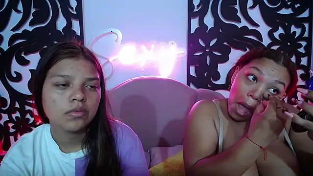 Snapshot of horny_babyss chatting on October 11, 12:33 am horny babyss online show from October 11, 12:33 am
