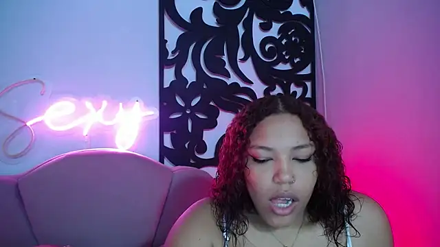 Snapshot of horny_babyss chatting on October 18, 11:51 pm horny babyss online show from October 18, 11:51 pm