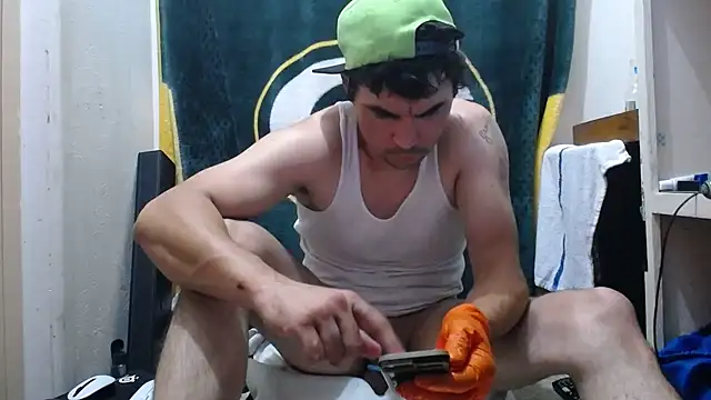 Snapshot of Apeezy14 chatting on March 16, 9:49 am Apeezy14 online show from March 16, 9:49 am