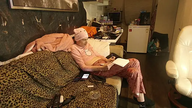 Snapshot of Doggyray44 chatting on January 5, 5:27 pm Doggyray44 online show from January 5, 5:27 pm