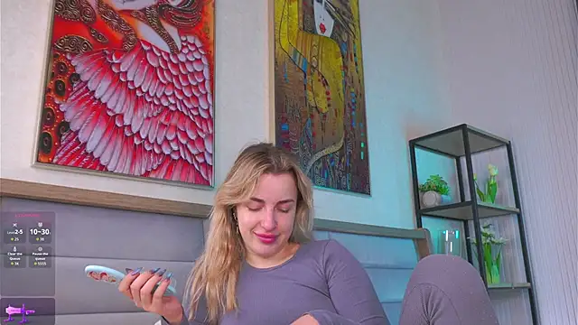 LiliBanger online show from May 31, 4:18 am