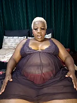 dirasweetlipsxx online show from April 9, 8:15 pm