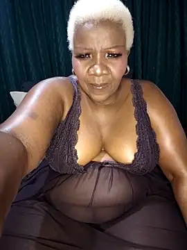 dirasweetlipsxx online show from May 7, 7:50 pm