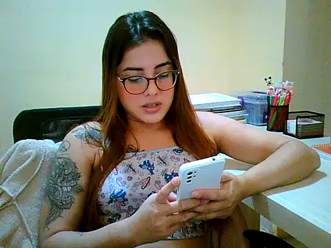 maliamiller online show from September 30, 12:05 am