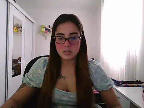 maliamiller online show from June 12, 12:14 pm