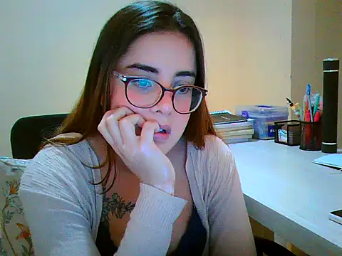 maliamiller online show from November 8, 8:51 am