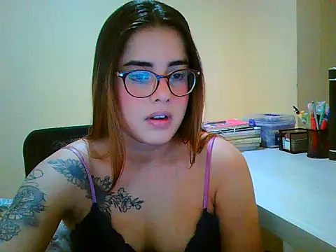 maliamiller online show from November 7, 9:36 am