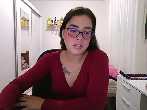 maliamiller online show from May 26, 11:25 pm