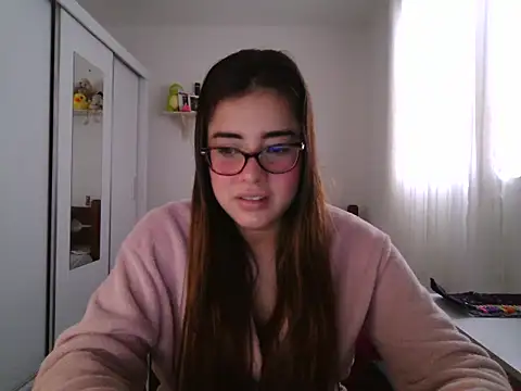 maliamiller online show from June 6, 8:14 pm