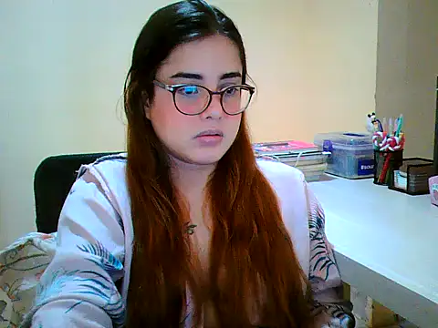 maliamiller online show from October 31, 11:44 pm