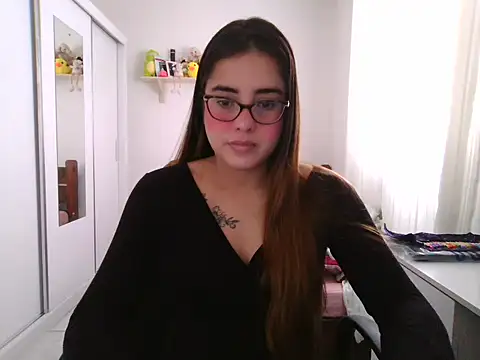 maliamiller online show from May 20, 10:45 am