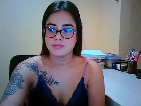 maliamiller online show from March 28, 9:32 am