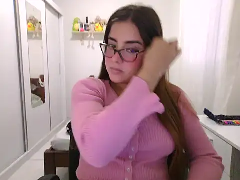 maliamiller online show from May 27, 8:38 pm