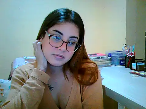 maliamiller online show from October 31, 3:03 am