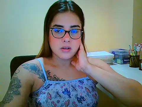 maliamiller online show from December 22, 10:54 pm