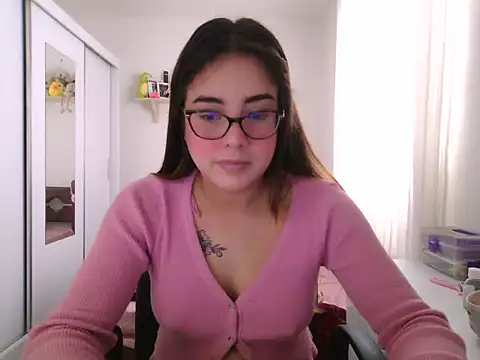 maliamiller online show from July 11, 3:01 pm