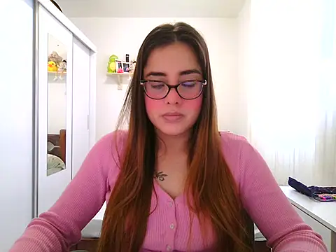 maliamiller online show from May 28, 7:53 pm