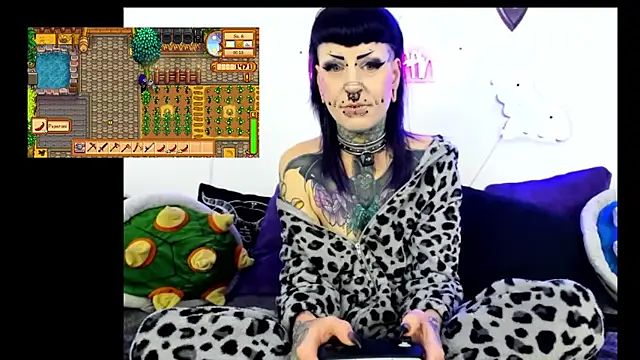 Snapshot of Purple_Coffin666 chatting on May 12, 11:38 am Purple Coffin666 online show from May 12, 11:38 am