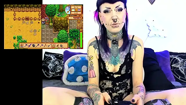 Snapshot of Purple_Coffin666 chatting on May 22, 10:46 am Purple Coffin666 online show from May 22, 10:46 am