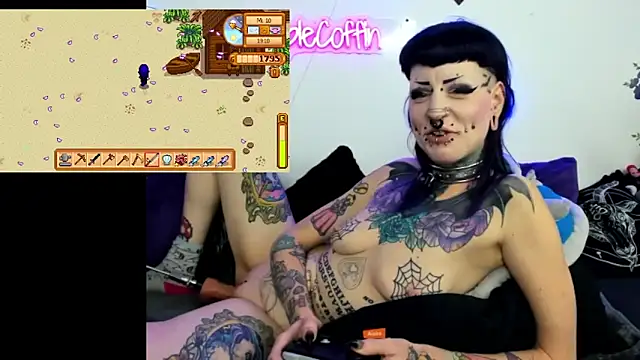 Snapshot of Purple_Coffin666 chatting on May 11, 4:04 pm Purple Coffin666 online show from May 11, 4:04 pm