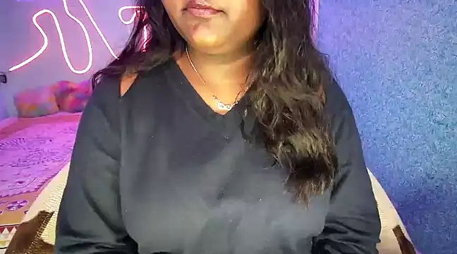 expression queen online show from January 30, 6:00 pm