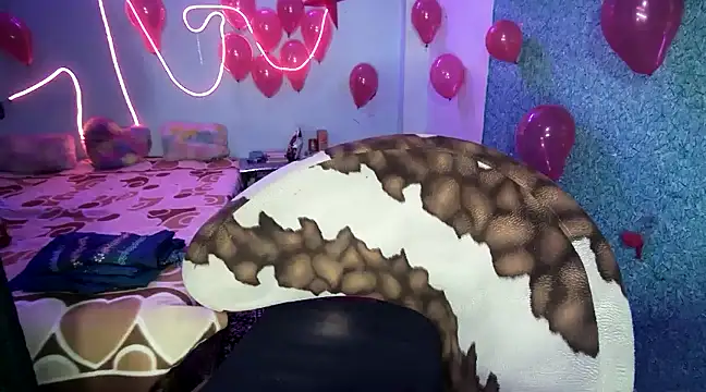 expression queen online show from February 15, 2:44 pm