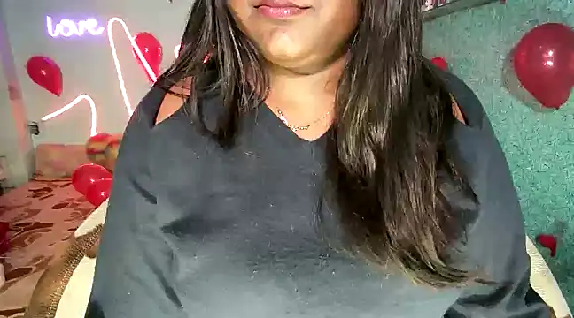 expression queen online show from February 16, 3:27 pm