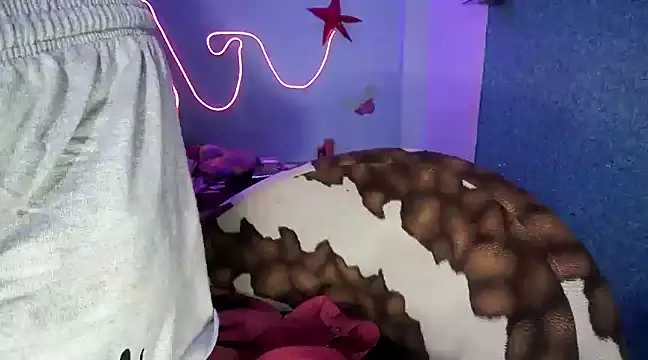 expression queen online show from January 19, 3:10 pm