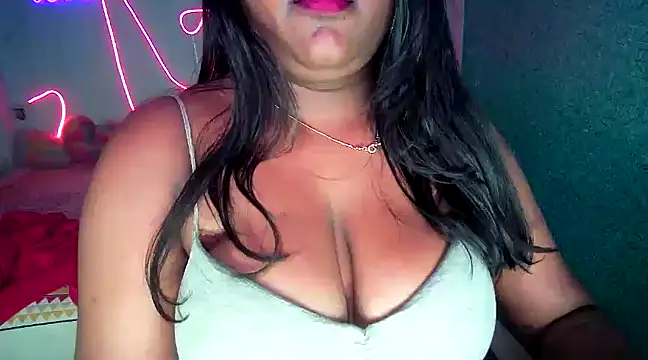 expression queen online show from February 25, 9:15 pm