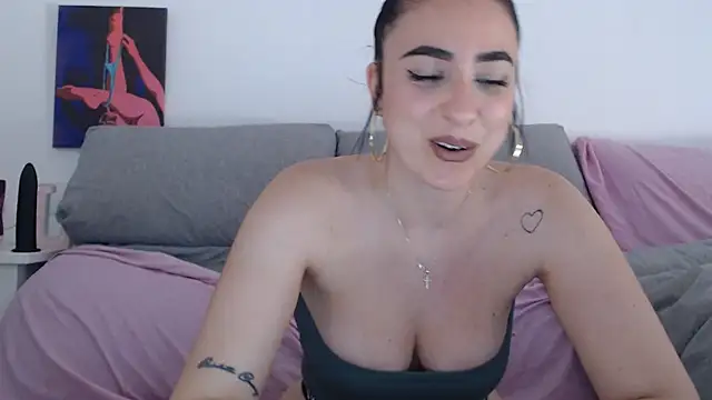 Snapshot of leilacam25 chatting on July 7, 3:15 pm leilacam25 online show from July 7, 3:15 pm