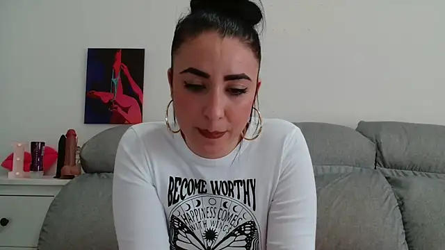 Snapshot of leilacam25 chatting on January 15, 2:53 pm leilacam25 online show from January 15, 2:53 pm