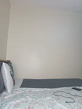 Juicylittle slute online show from June 17, 1:49 am