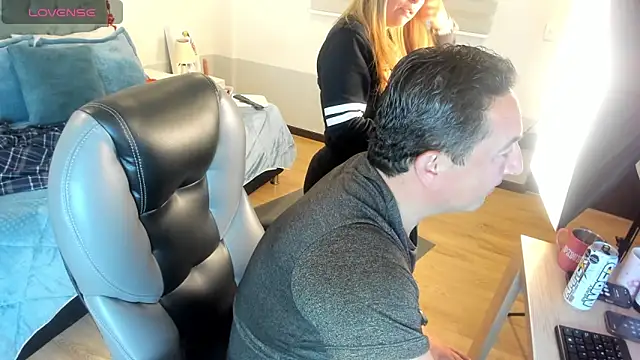 Snapshot of Sam_and_molly_ chatting on February 14, 7:44 pm Sam and molly online show from February 14, 7:44 pm