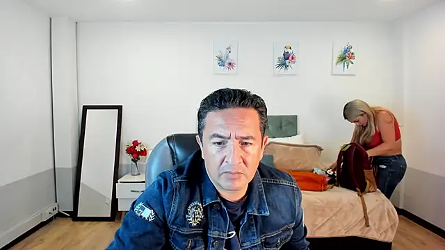 Snapshot of Sam_and_molly_ chatting on January 25, 7:49 pm Sam and molly online show from January 25, 7:49 pm
