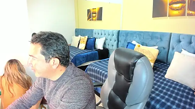 Snapshot of Sam_and_molly_ chatting on December 1, 7:30 pm Sam and molly online show from December 1, 7:30 pm