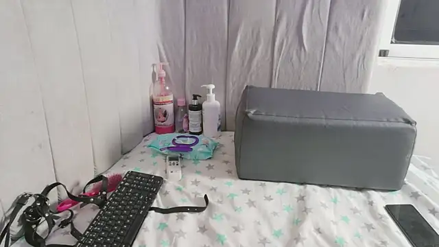 celeste jhons online show from April 14, 10:15 pm